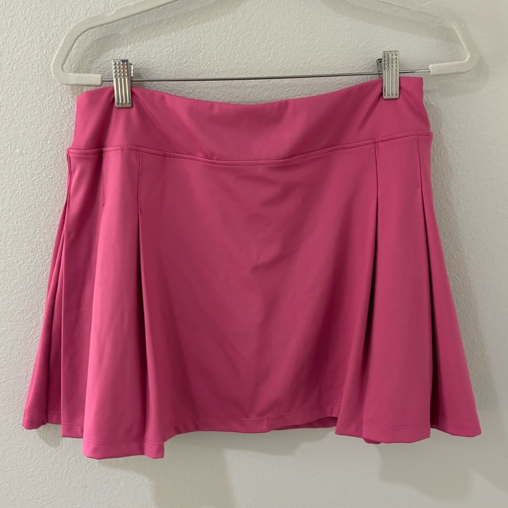 Tommy Bahama women's golf skirt size large pink, pleaded with shorts attached